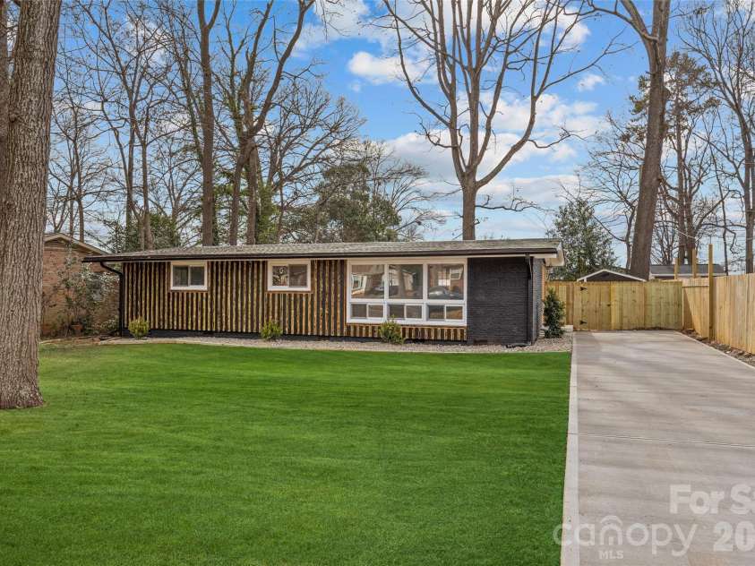 5426 Milford Road, Charlotte, NC 28210.  MLS# CAR4434774, YatesRealty ID 56933. 