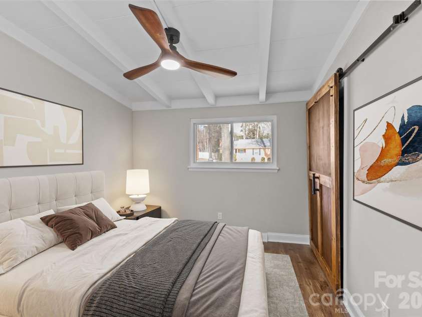 5426 Milford Road, Charlotte, NC 28210.  MLS# CAR4434774, YatesRealty ID 56933. 