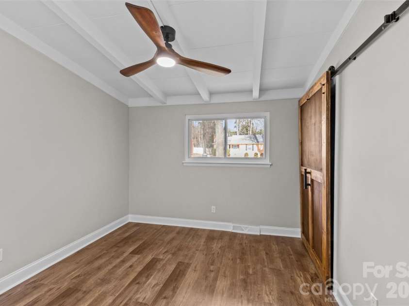 5426 Milford Road, Charlotte, NC 28210.  MLS# CAR4434774, YatesRealty ID 56933. 