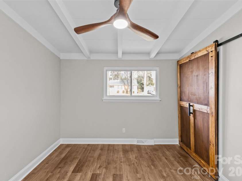 5426 Milford Road, Charlotte, NC 28210.  MLS# CAR4434774, YatesRealty ID 56933. 
