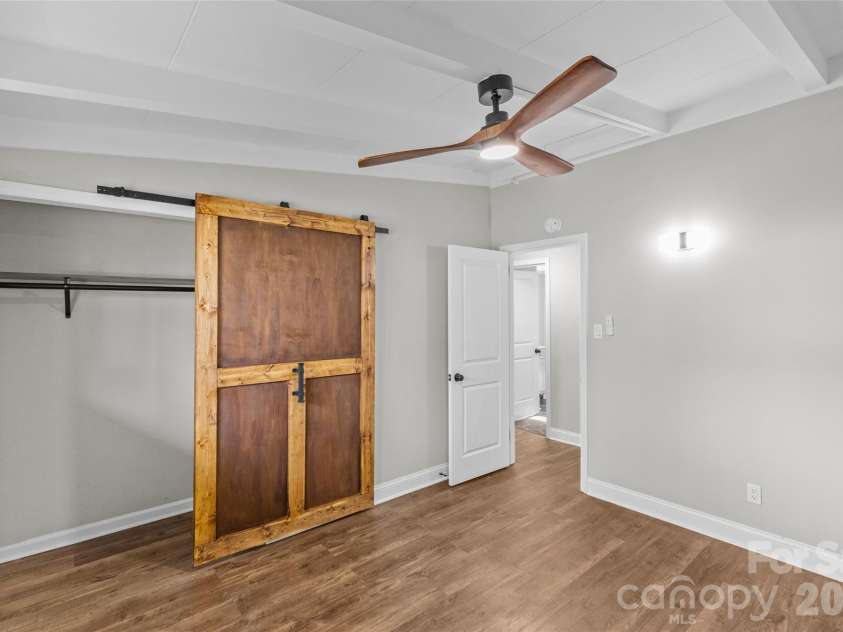 5426 Milford Road, Charlotte, NC 28210.  MLS# CAR4434774, YatesRealty ID 56933. 