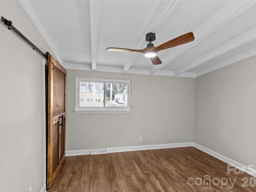 5426 Milford Road, Charlotte, NC 28210.  MLS# CAR4434774, YatesRealty ID 56933. 
