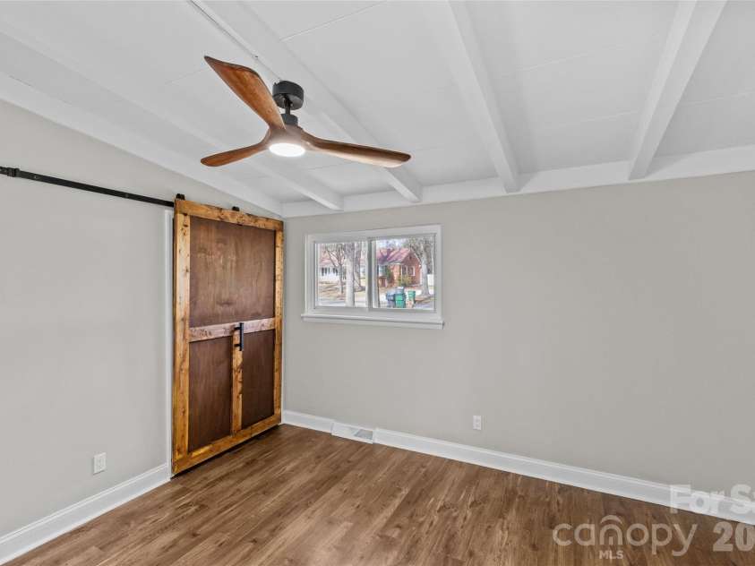 5426 Milford Road, Charlotte, NC 28210.  MLS# CAR4434774, YatesRealty ID 56933. 