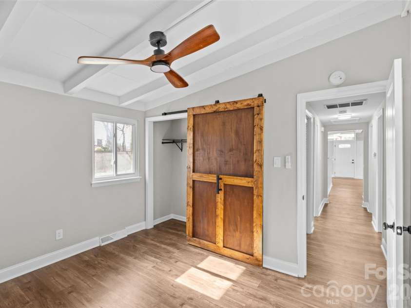 5426 Milford Road, Charlotte, NC 28210.  MLS# CAR4434774, YatesRealty ID 56933. 