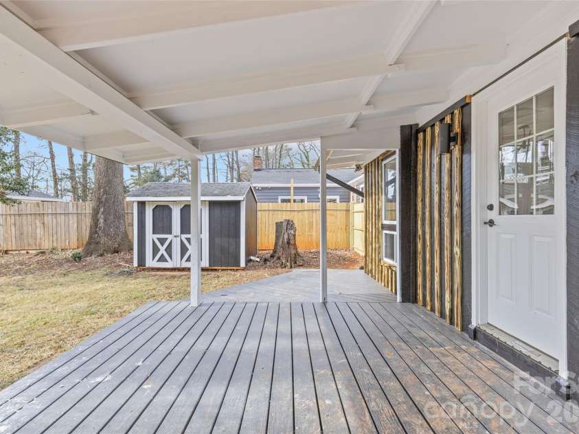 5426 Milford Road, Charlotte, NC 28210.  MLS# CAR4434774, YatesRealty ID 56933. 