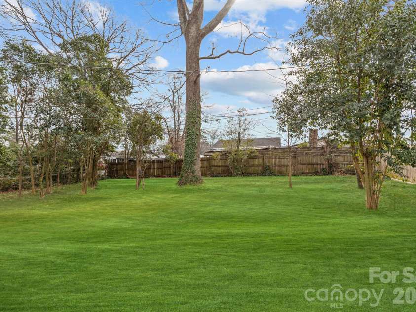 5426 Milford Road, Charlotte, NC 28210.  MLS# CAR4434774, YatesRealty ID 56933. 