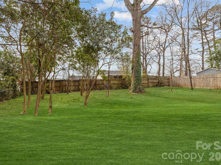 5426 Milford Road, Charlotte, NC 28210.  MLS# CAR4434774, YatesRealty ID 56933. 