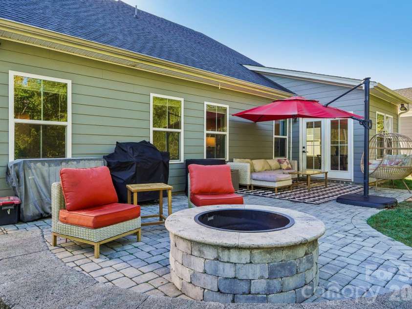 9840 Andres Duany Drive, Huntersville, NC 28078.  MLS# CAR4434486, YatesRealty ID 56934. 