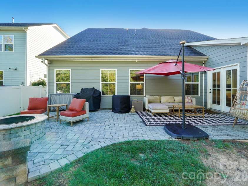 9840 Andres Duany Drive, Huntersville, NC 28078.  MLS# CAR4434486, YatesRealty ID 56934. 
