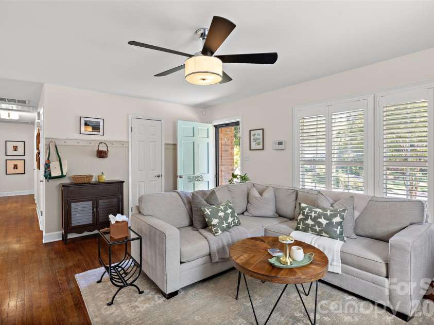 5908 Brookhaven Road, Charlotte, NC 28210.  MLS# CAR4434517, YatesRealty ID 56935. 