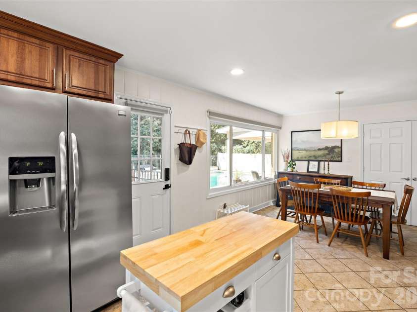 5908 Brookhaven Road, Charlotte, NC 28210.  MLS# CAR4434517, YatesRealty ID 56935. 