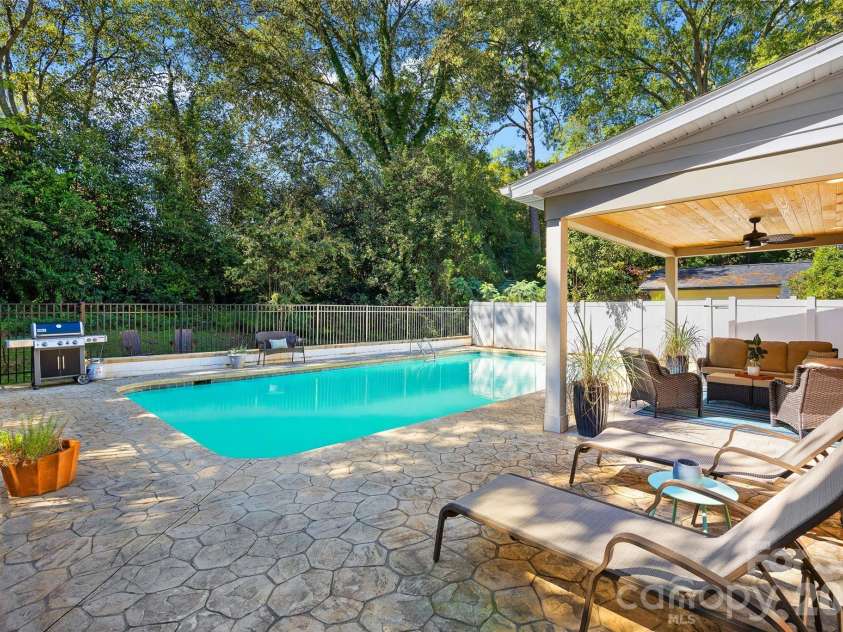 5908 Brookhaven Road, Charlotte, NC 28210.  MLS# CAR4434517, YatesRealty ID 56935. 