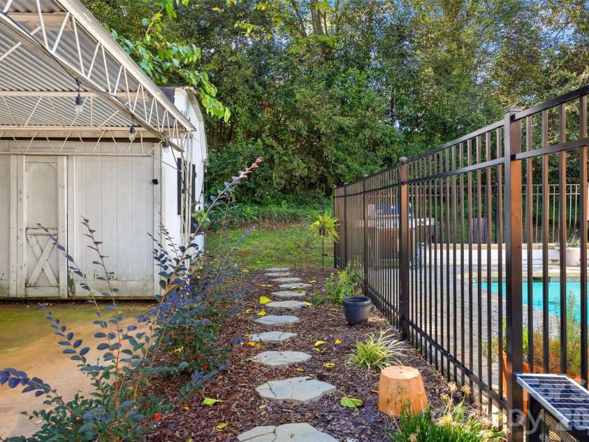 5908 Brookhaven Road, Charlotte, NC 28210.  MLS# CAR4434517, YatesRealty ID 56935. 