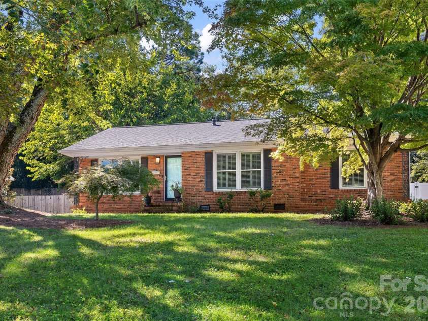 5908 Brookhaven Road, Charlotte, NC 28210.  MLS# CAR4434517, YatesRealty ID 56935. 
