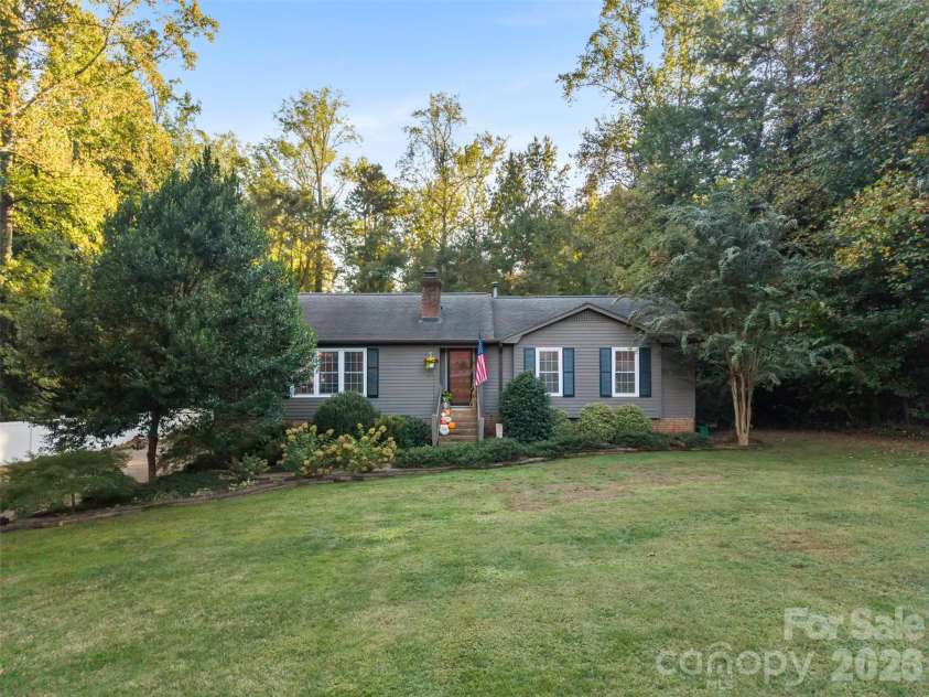 1118 Ford Drive, Lowell, NC 28098.  MLS# CAR4434513, YatesRealty ID 56936. 