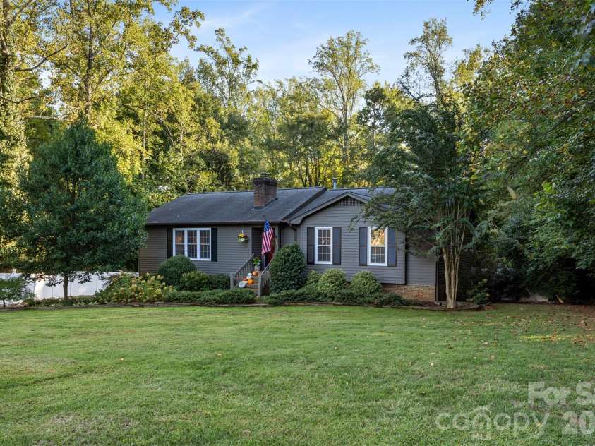1118 Ford Drive, Lowell, NC 28098.  MLS# CAR4434513, YatesRealty ID 56936. 