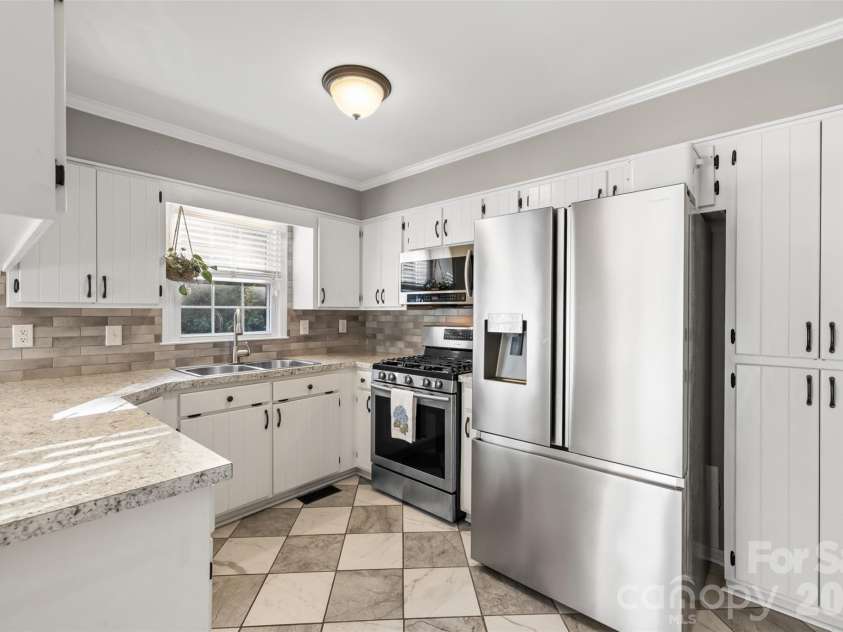 1118 Ford Drive, Lowell, NC 28098.  MLS# CAR4434513, YatesRealty ID 56936. 