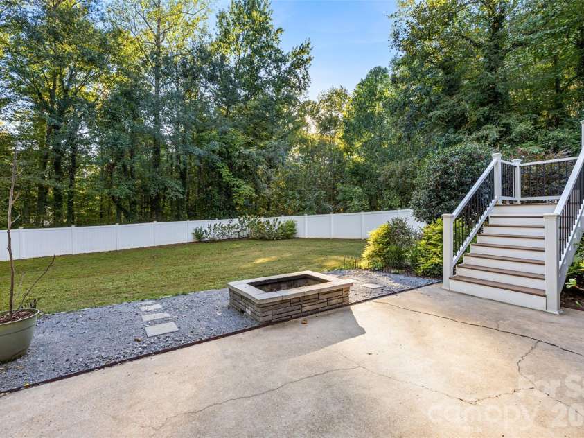 1118 Ford Drive, Lowell, NC 28098.  MLS# CAR4434513, YatesRealty ID 56936. 