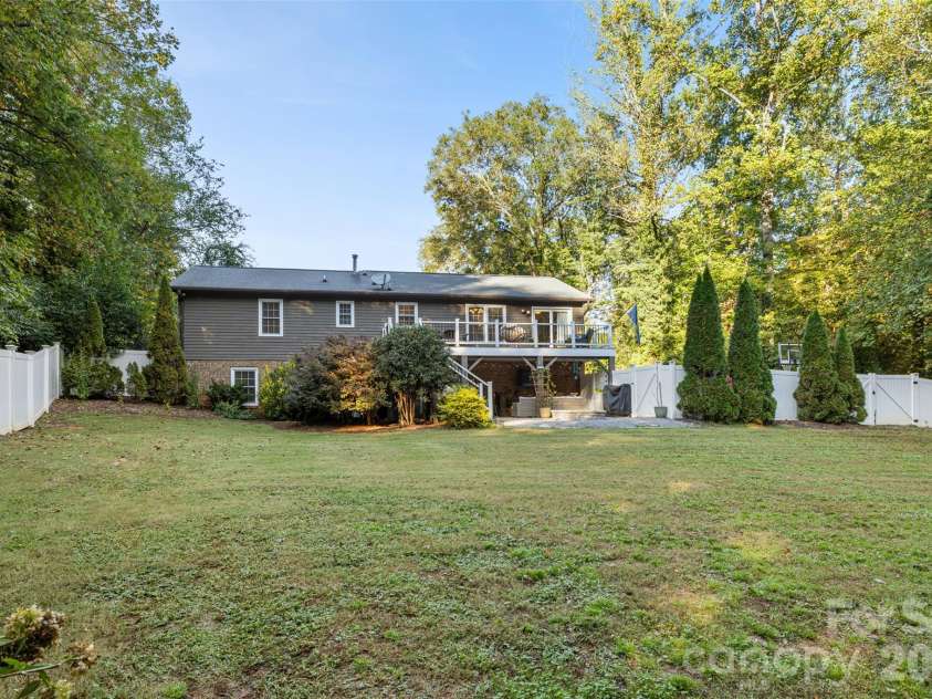 1118 Ford Drive, Lowell, NC 28098.  MLS# CAR4434513, YatesRealty ID 56936. 