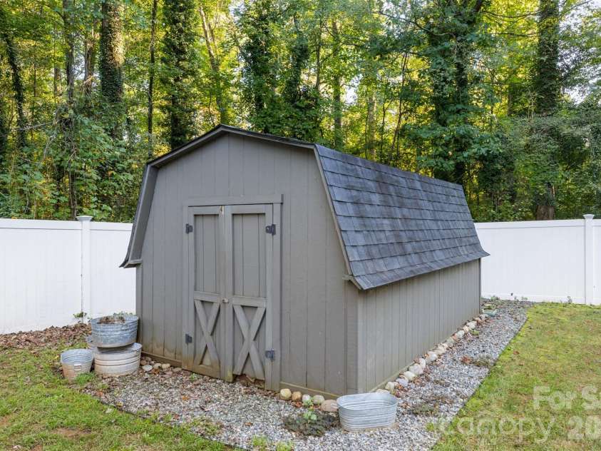 1118 Ford Drive, Lowell, NC 28098.  MLS# CAR4434513, YatesRealty ID 56936. 