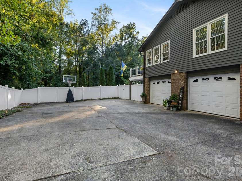 1118 Ford Drive, Lowell, NC 28098.  MLS# CAR4434513, YatesRealty ID 56936. 