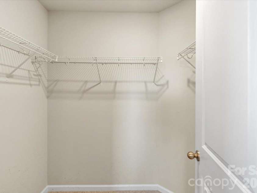 6556 Harris River Way, Charlotte, NC 28269.  MLS# CAR4434472, YatesRealty ID 56939. 