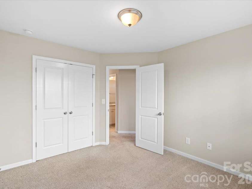 6556 Harris River Way, Charlotte, NC 28269.  MLS# CAR4434472, YatesRealty ID 56939. 