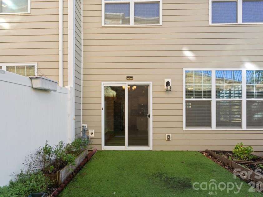 6556 Harris River Way, Charlotte, NC 28269.  MLS# CAR4434472, YatesRealty ID 56939. 