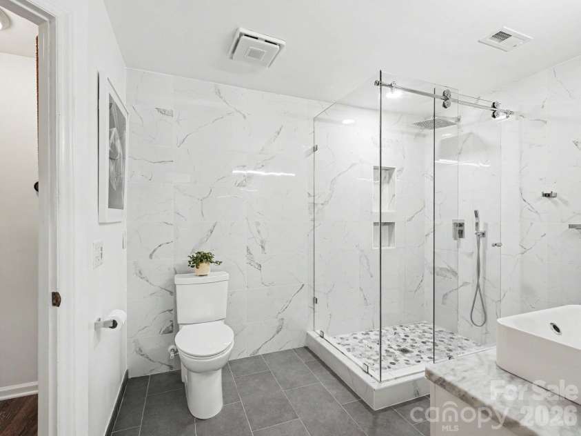 6000 Gray Gate Lane, Charlotte, NC 28210.  MLS# CAR4434446, YatesRealty ID 56940. 