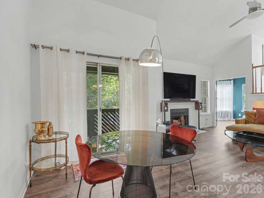 6000 Gray Gate Lane, Charlotte, NC 28210.  MLS# CAR4434446, YatesRealty ID 56940. Dining Area