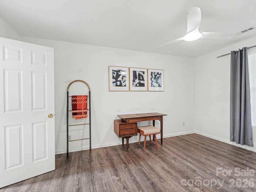 6000 Gray Gate Lane, Charlotte, NC 28210.  MLS# CAR4434446, YatesRealty ID 56940. Primary Bedroom