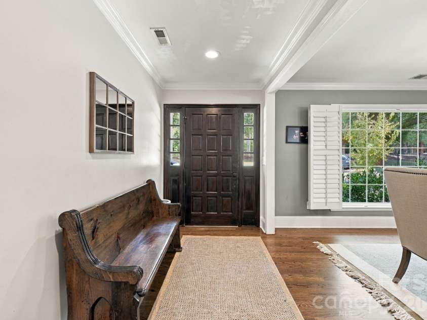 1901 Runnymede Lane, Charlotte, NC 28211.  MLS# CAR4434367, YatesRealty ID 56943. 