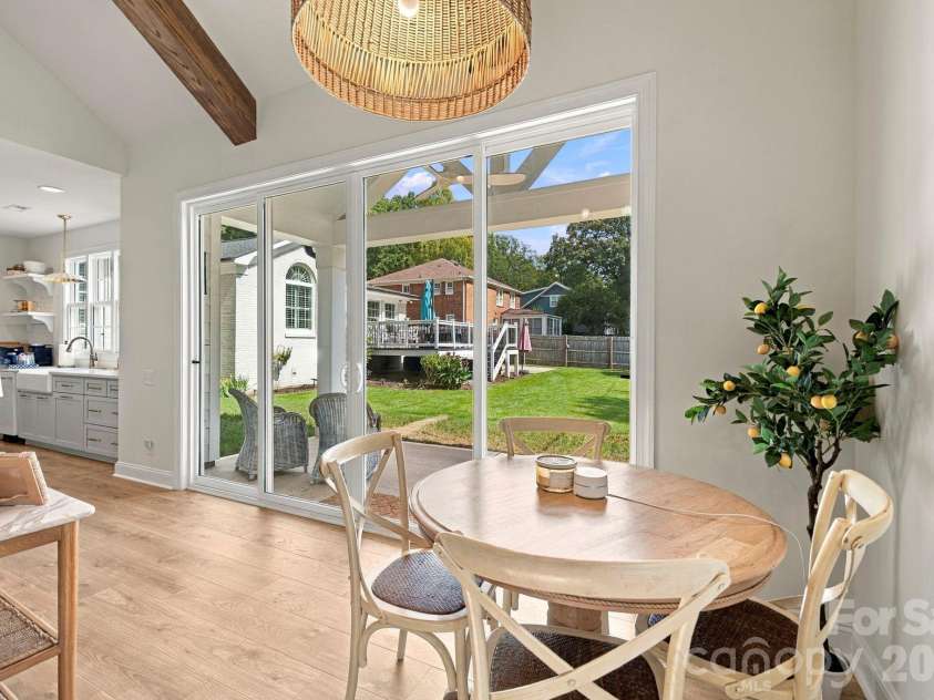 1901 Runnymede Lane, Charlotte, NC 28211.  MLS# CAR4434367, YatesRealty ID 56943. 