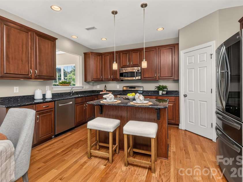 1217 Williamstown Road, Matthews, NC 28105.  MLS# CAR4434245, YatesRealty ID 56945. 