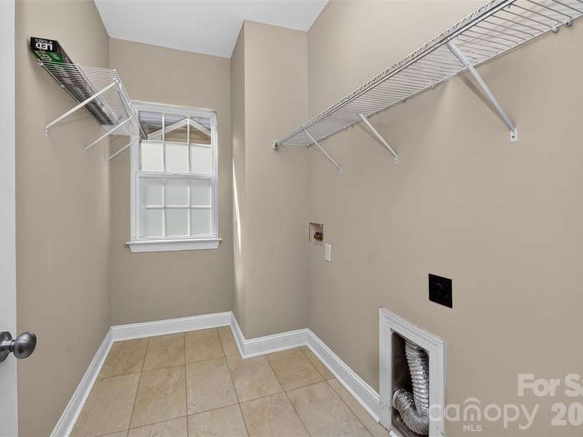 1217 Williamstown Road, Matthews, NC 28105.  MLS# CAR4434245, YatesRealty ID 56945. 