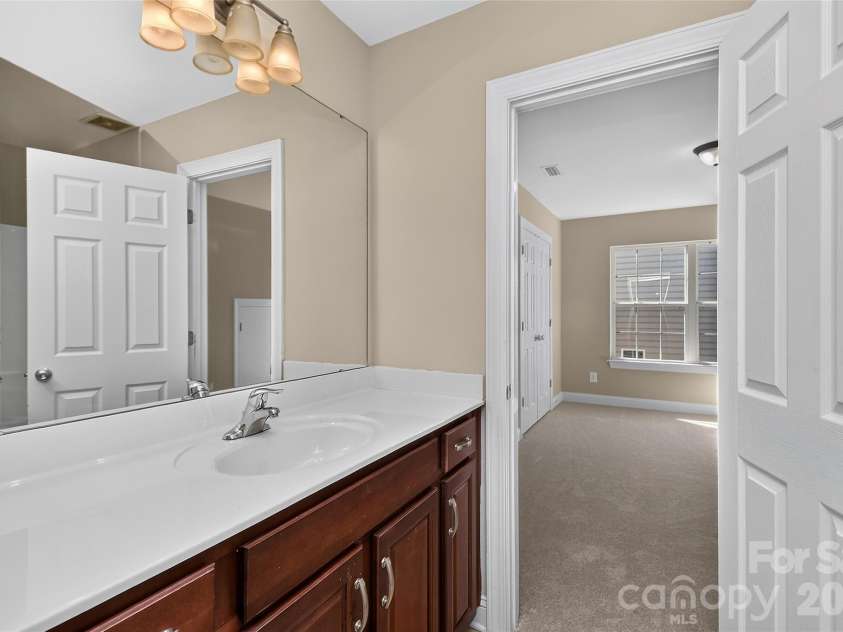 1217 Williamstown Road, Matthews, NC 28105.  MLS# CAR4434245, YatesRealty ID 56945. 