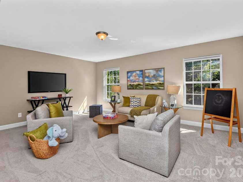 1217 Williamstown Road, Matthews, NC 28105.  MLS# CAR4434245, YatesRealty ID 56945. 