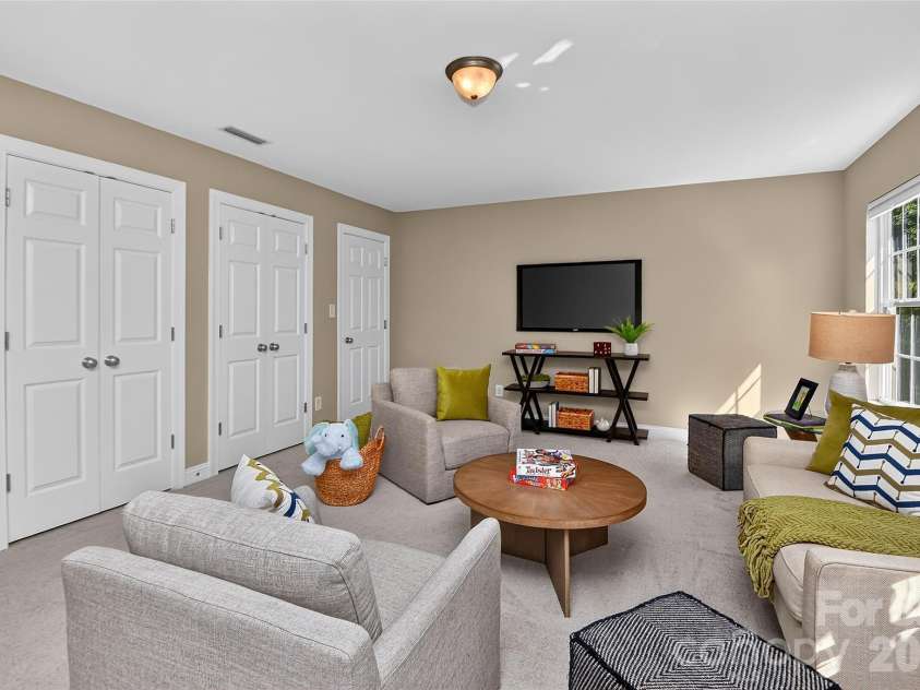 1217 Williamstown Road, Matthews, NC 28105.  MLS# CAR4434245, YatesRealty ID 56945. 