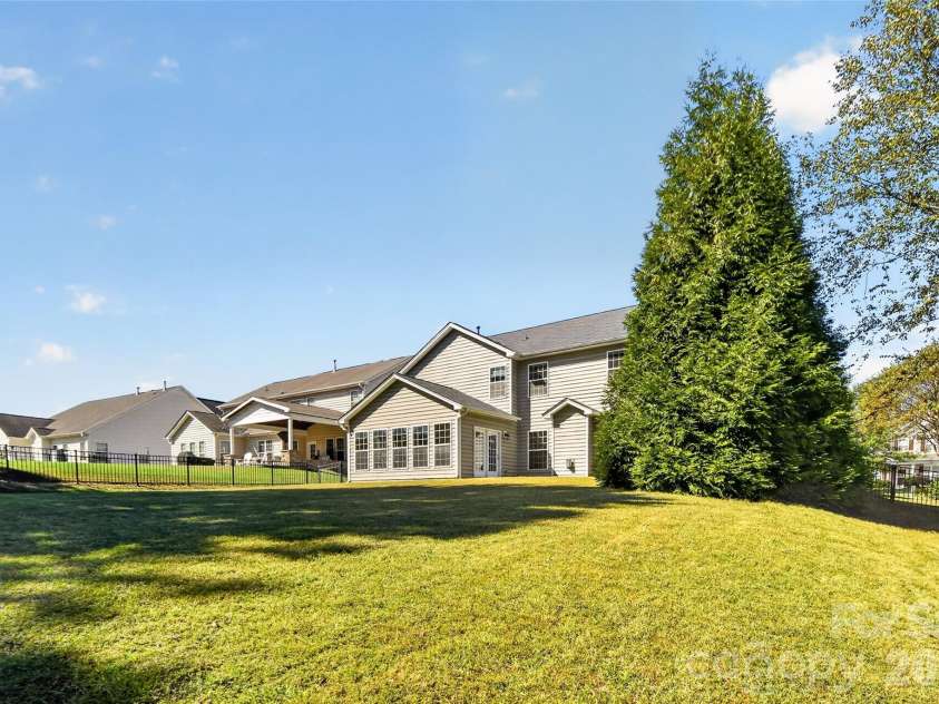 1217 Williamstown Road, Matthews, NC 28105.  MLS# CAR4434245, YatesRealty ID 56945. 