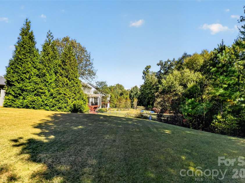 1217 Williamstown Road, Matthews, NC 28105.  MLS# CAR4434245, YatesRealty ID 56945. 