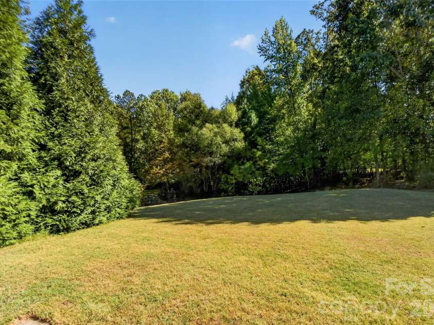 1217 Williamstown Road, Matthews, NC 28105.  MLS# CAR4434245, YatesRealty ID 56945. 