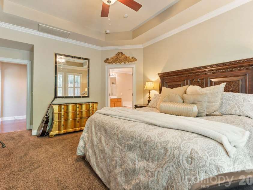 8011 Cottsbrooke Drive, Huntersville, NC 28078.  MLS# CAR4434421, YatesRealty ID 56946. 