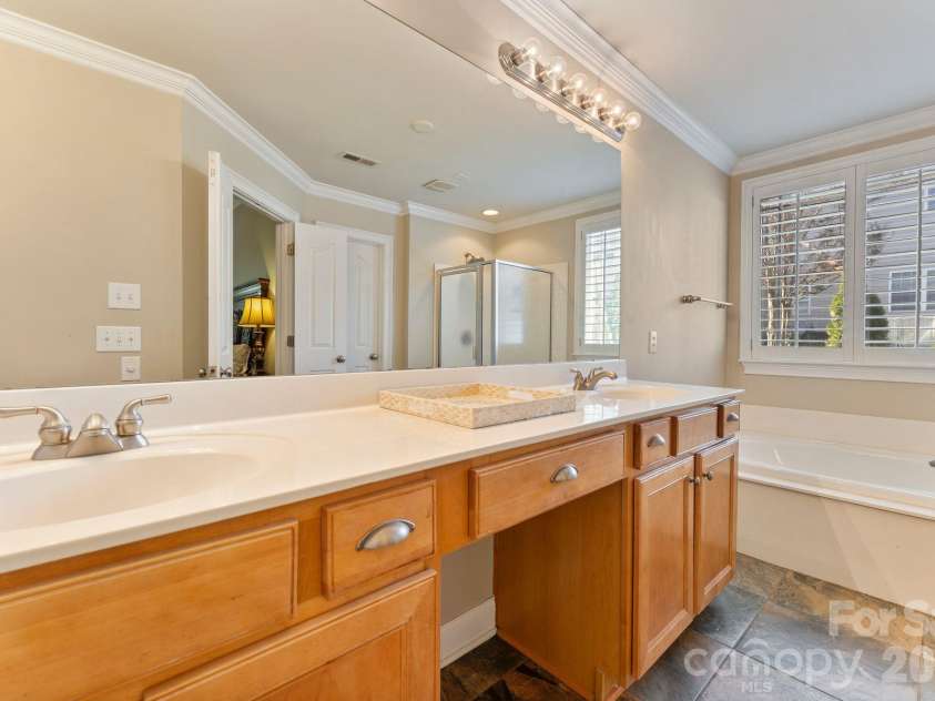 8011 Cottsbrooke Drive, Huntersville, NC 28078.  MLS# CAR4434421, YatesRealty ID 56946. 