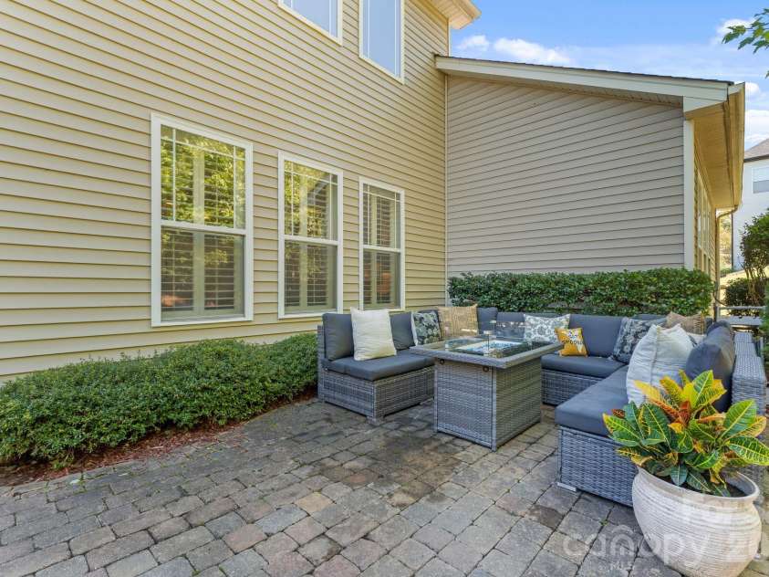 8011 Cottsbrooke Drive, Huntersville, NC 28078.  MLS# CAR4434421, YatesRealty ID 56946. 