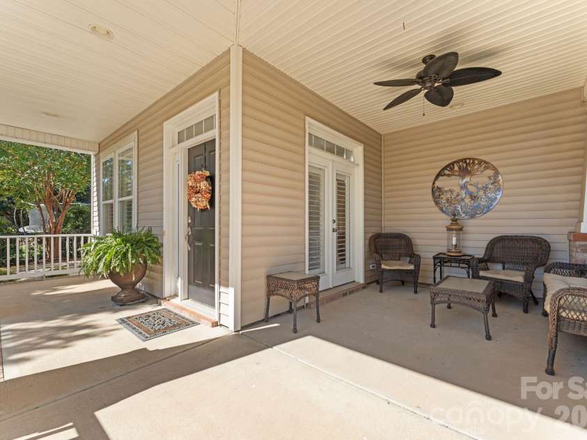 8011 Cottsbrooke Drive, Huntersville, NC 28078.  MLS# CAR4434421, YatesRealty ID 56946. 
