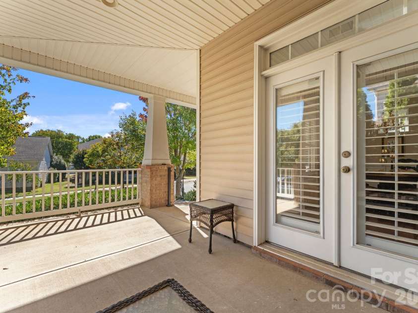 8011 Cottsbrooke Drive, Huntersville, NC 28078.  MLS# CAR4434421, YatesRealty ID 56946. 