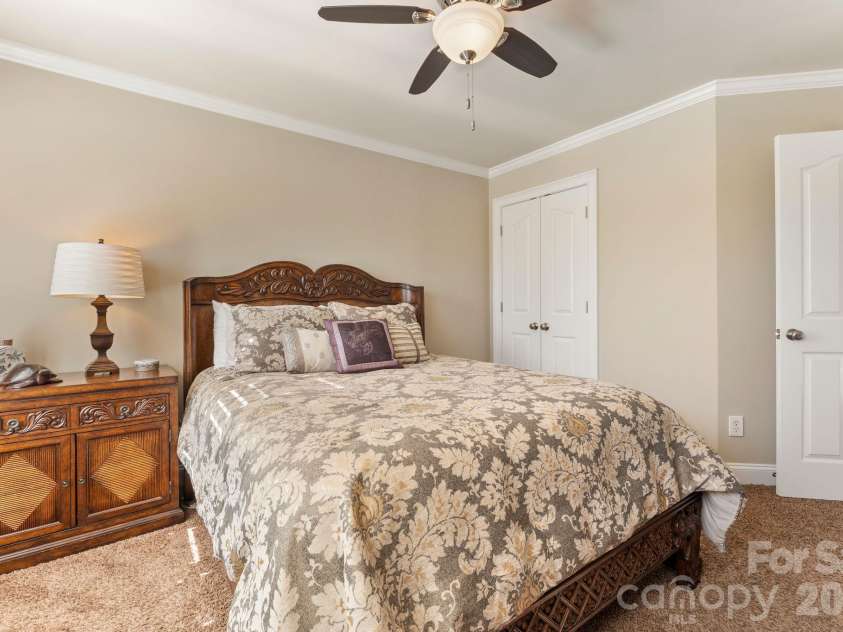 8011 Cottsbrooke Drive, Huntersville, NC 28078.  MLS# CAR4434421, YatesRealty ID 56946. 