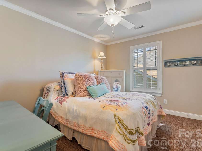 8011 Cottsbrooke Drive, Huntersville, NC 28078.  MLS# CAR4434421, YatesRealty ID 56946. 