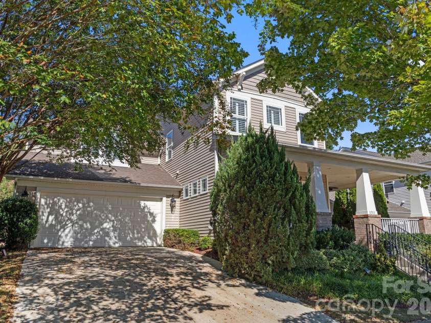 8011 Cottsbrooke Drive, Huntersville, NC 28078.  MLS# CAR4434421, YatesRealty ID 56946. 