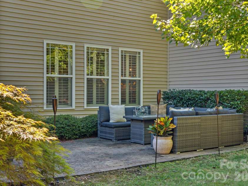 8011 Cottsbrooke Drive, Huntersville, NC 28078.  MLS# CAR4434421, YatesRealty ID 56946. 